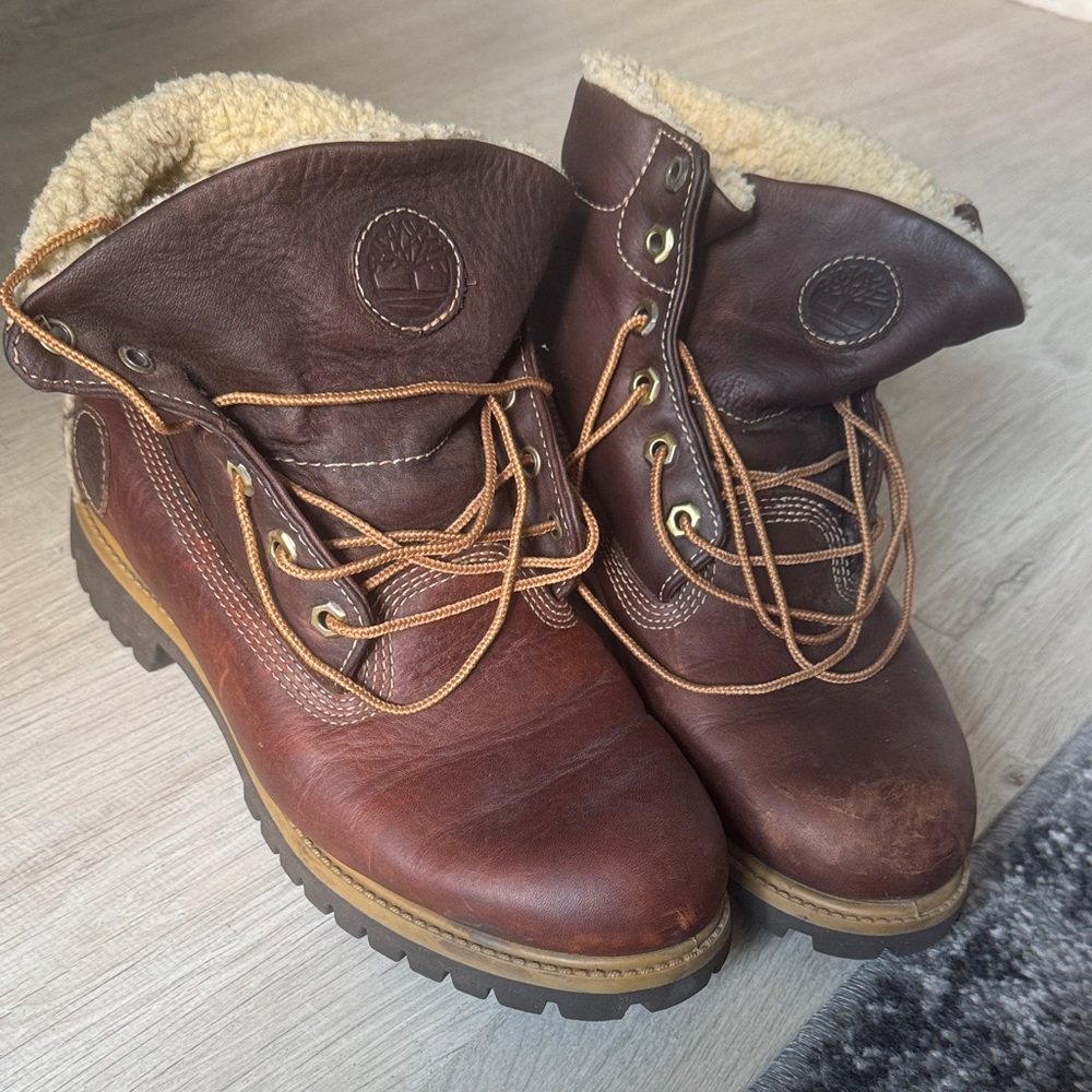 Timberland Men's Dark Brown Leather Boots with Tan Laces